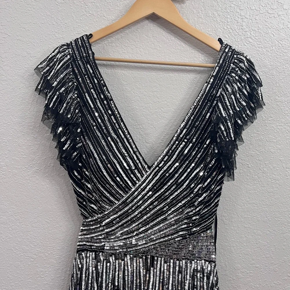 NEW $698 MAC DUGGAL 5568  BLACK SILVER SEQUINED CUTOUT V-NECK LACE UP GOWN Sz 12